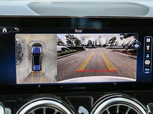 New 2025 Mercedes-Benz GLB 35 AMG 4MATIC image 23