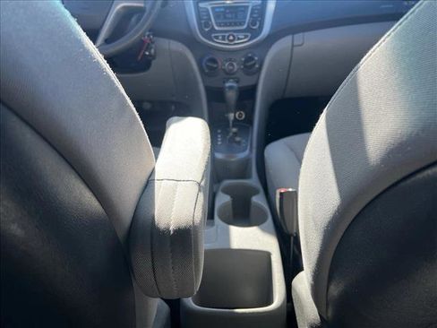 Used 2017 Hyundai Accent SE image 17