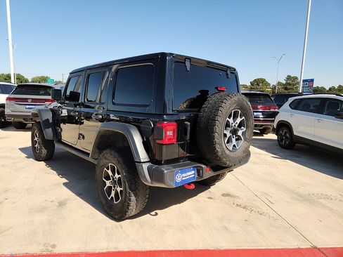 Used 2022 Jeep Wrangler Unlimited Rubicon w/ LED Lighting Group AWD/4WD image 5