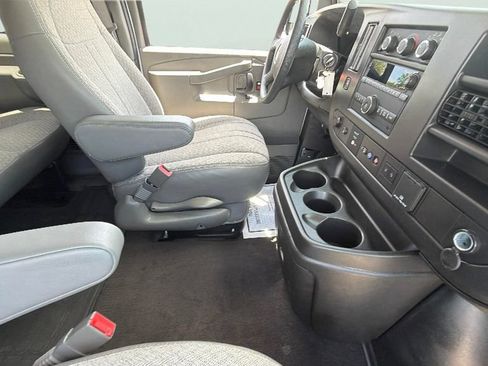 Certified 2025 Chevrolet Express 3500 LT w/ LT Preferred Equipment Group RWD image 34