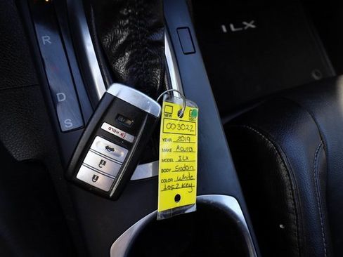 Used 2019 Acura ILX image 12