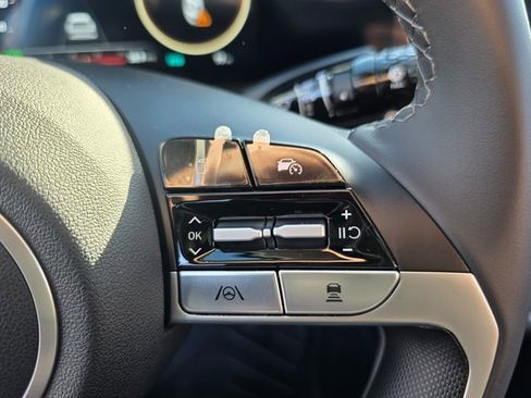 New 2025 Hyundai Elantra Limited image 21