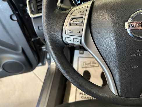 Used 2016 Nissan Rogue SV AWD/4WD image 11