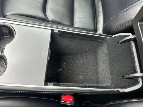 Used 2023 Tesla Model Y Long Range image 32