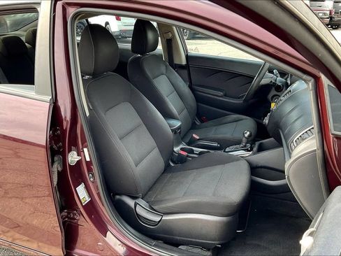 Used 2017 Kia Forte LX FWD image 15