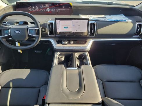 New 2027 Ford Expedition Platinum w/ Driver's Package RWD image 17