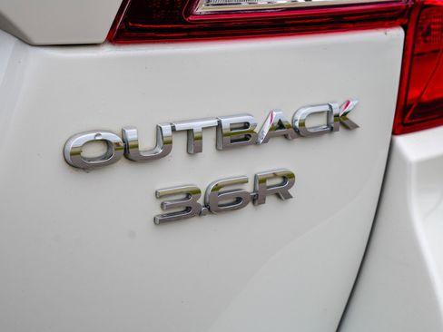 Used 2018 Subaru Outback 3.6R Limited AWD/4WD image 39