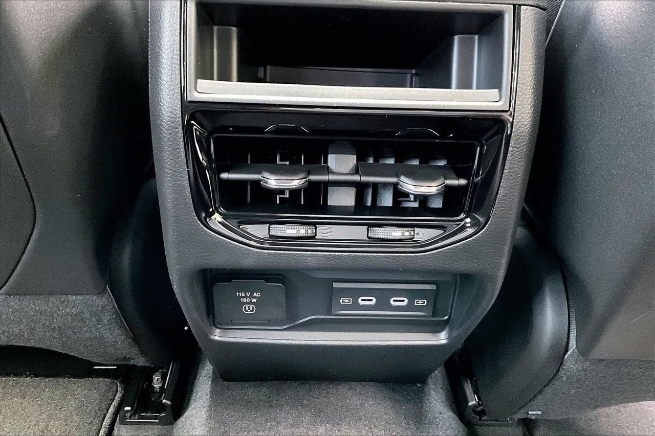 New 2027 Jeep Grand Cherokee Altitude AWD/4WD image 15