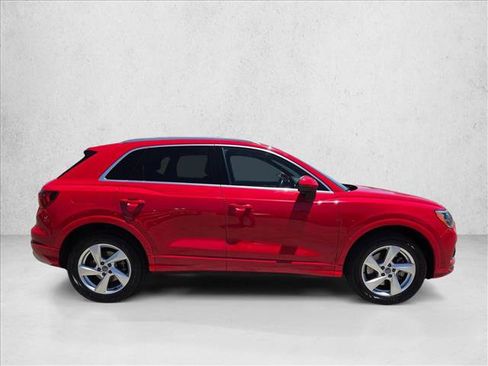 Used 2020 Audi Q3 2.0T Premium w/ Convenience Package AWD/4WD image 4
