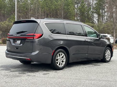 Used 2022 Chrysler Pacifica Touring-L image 24
