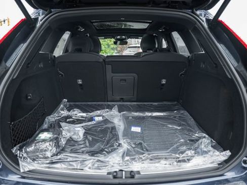 New 2026 Volvo XC60 B5 Ultra w/ Protection Package Premier image 10