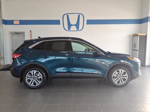 Used 2020 Ford Escape SEL image 4