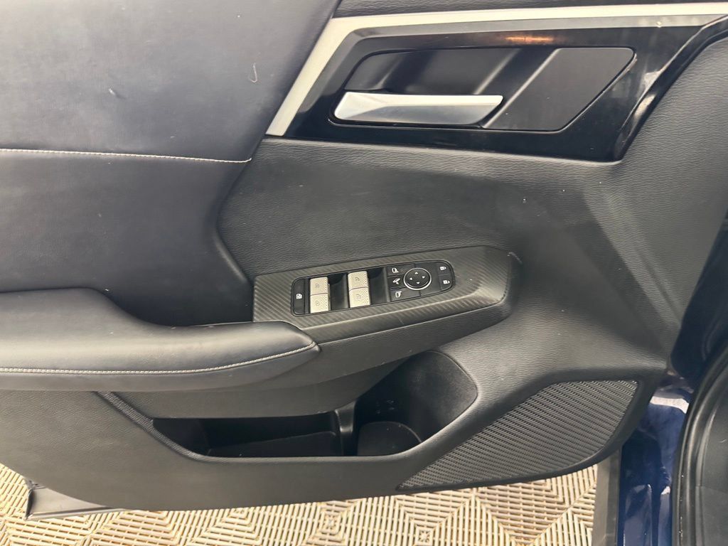 Used 2023 Mitsubishi Outlander SE AWD/4WD image 19