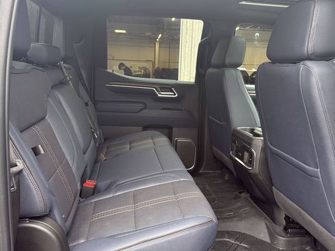 Used 2025 Chevrolet Silverado 1500 High Country w/ High Country Premium Package AWD/4WD image 11