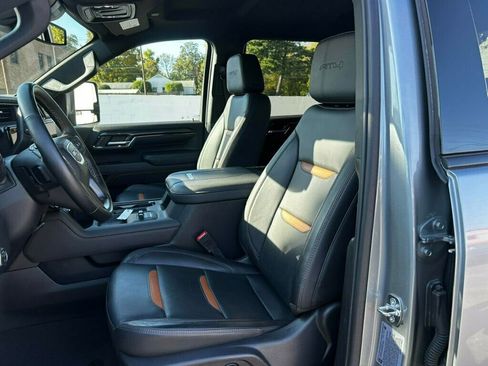 Used 2024 GMC Sierra 2500 AT4 image 10