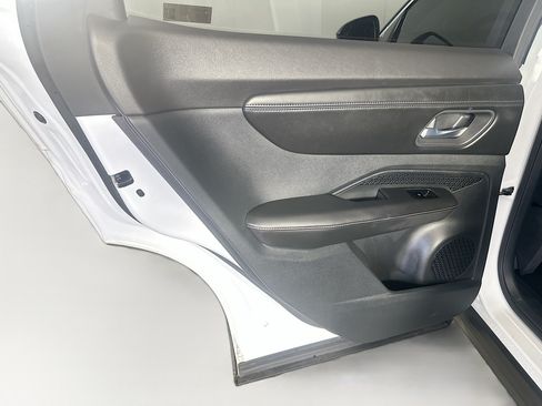 Used 2023 Nissan Ariya FWD image 26