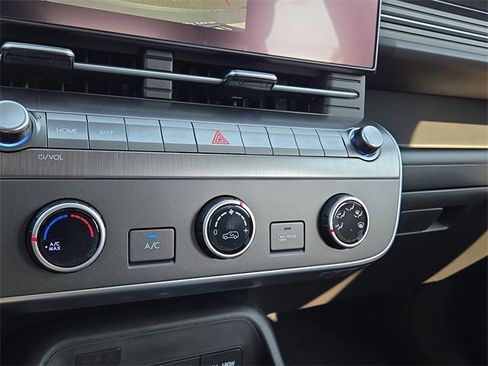 New 2026 Hyundai Kona SE image 12