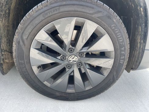 Used 2023 Volkswagen Taos S FWD image 5
