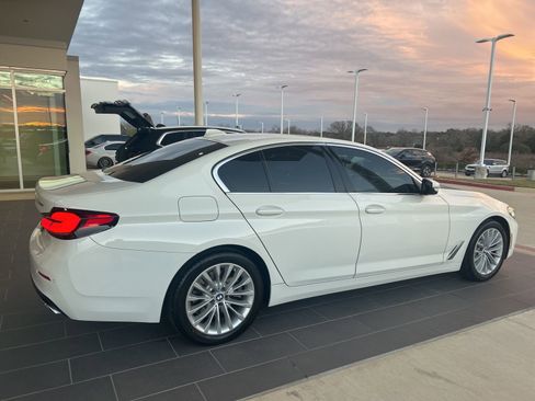 Used 2021 BMW 530i w/ Convenience Package image 9