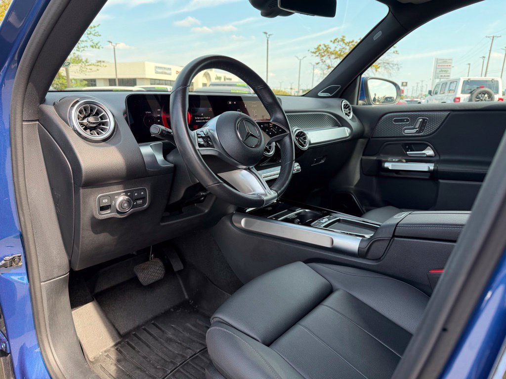 Used 2024 Mercedes-Benz GLB 250 4MATIC image 11