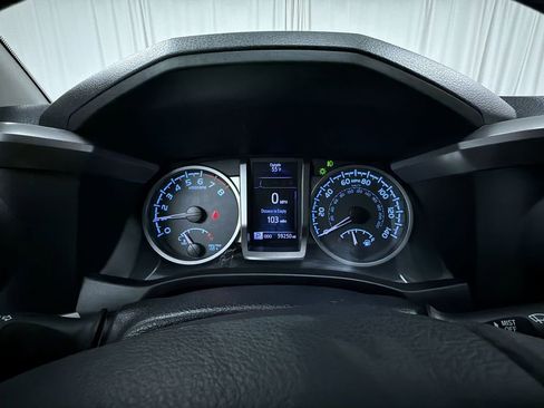 Used 2019 Toyota Tacoma SR5 AWD/4WD image 20
