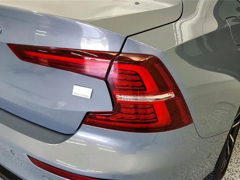 Used 2023 Volvo S60 T8 Plus image 15