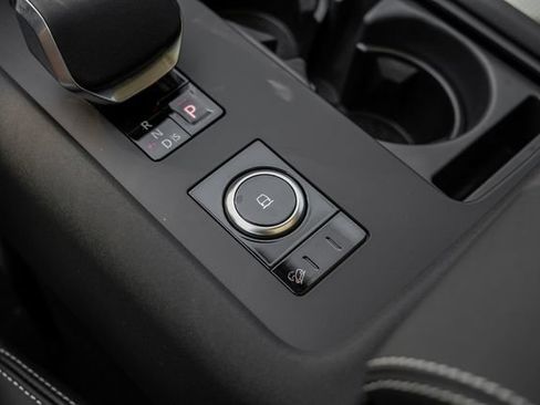 New 2026 Land Rover Discovery Dynamic SE AWD/4WD image 33