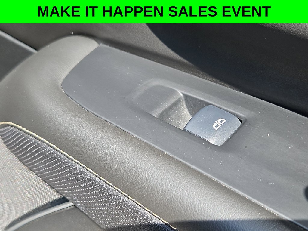 Used 2024 GMC Yukon SLT w/ SLT Luxury Package AWD/4WD image 32