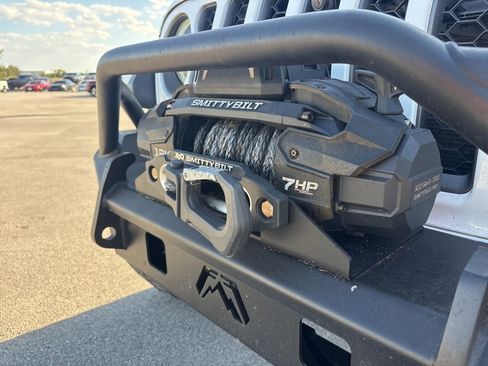 Used 2020 Jeep Gladiator Rubicon image 8