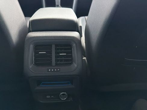 Used 2024 Volkswagen Tiguan SE FWD image 28