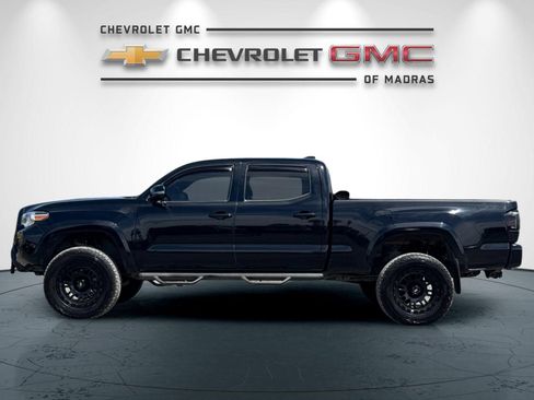 Used 2020 Toyota Tacoma SR5 AWD/4WD image 6