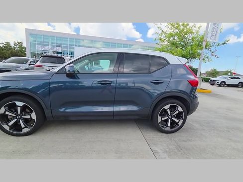 Used 2021 Volvo XC40 T5 Momentum w/ Premium Package AWD/4WD image 46