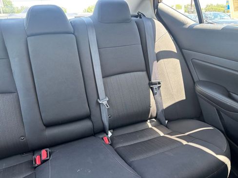 Used 2025 Nissan Altima 2.5 SV FWD image 37
