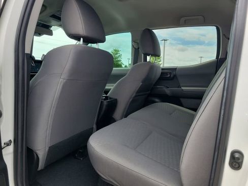 Used 2022 Toyota Tacoma SR AWD/4WD image 11