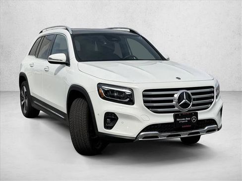 Used 2026 Mercedes-Benz GLB 250 4MATIC image 3