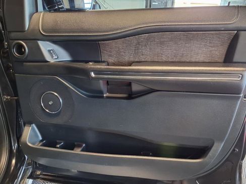 Used 2019 Ford Expedition Limited w/ Equipment Group 302A image 14