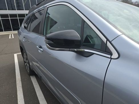 Used 2023 Subaru Outback Limited image 3