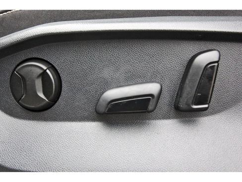Used 2024 Volkswagen Taos SE w/ Panoramic Sunroof Package AWD/4WD image 34