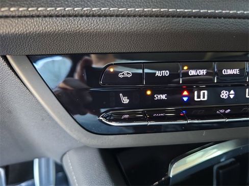 Certified 2023 Buick Envision Essence w/ Sport Touring Package image 22