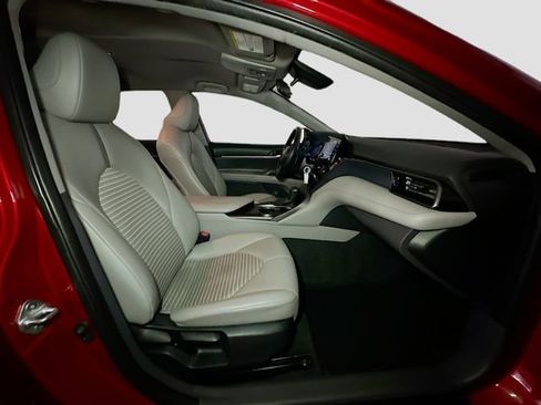 Used 2022 Toyota Camry SE image 36