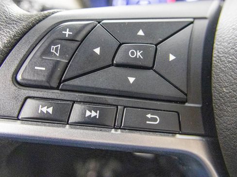 Used 2021 Nissan Versa SV image 29