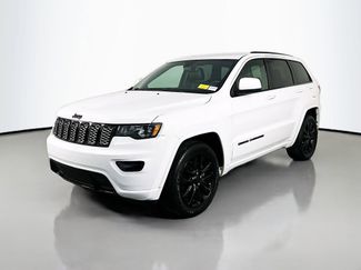 Used 2019 Jeep Grand Cherokee Altitude RWD video 3