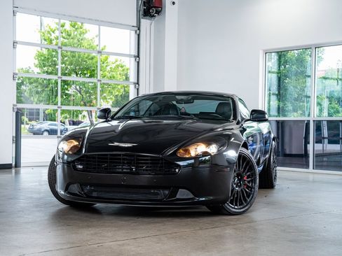 Used 2011 Aston Martin DB9 Coupe image 2
