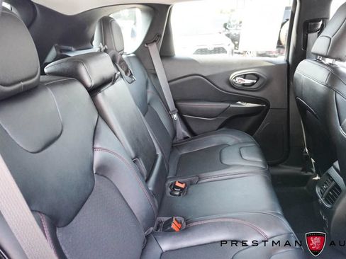Used 2022 Jeep Cherokee Trailhawk w/ Comfort/Convenience Group AWD/4WD image 41
