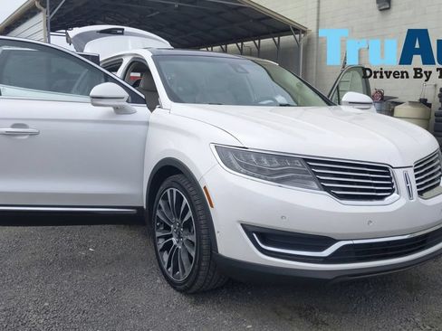 Used 2016 Lincoln MKX Reserve w/ Luxury Package FWD image 8
