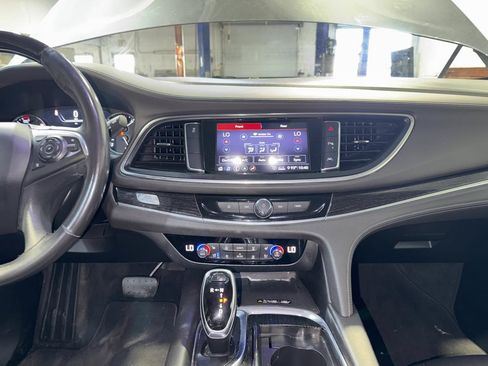 Used 2020 Buick Enclave Avenir FWD image 17