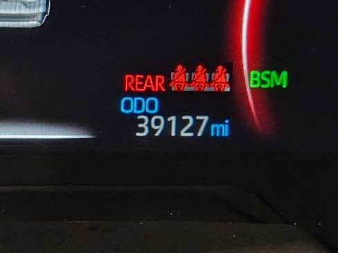 Used 2025 Toyota RAV4 LE AWD/4WD image 29