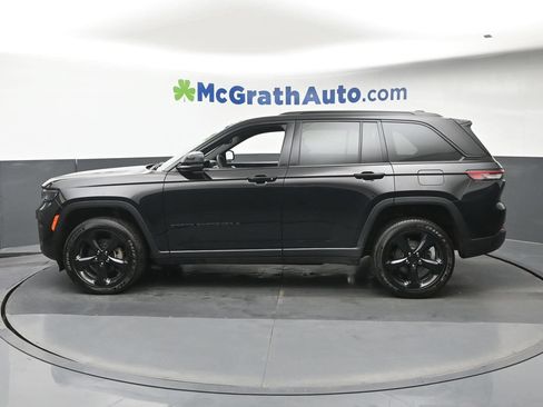 Used 2023 Jeep Grand Cherokee Altitude AWD/4WD image 24