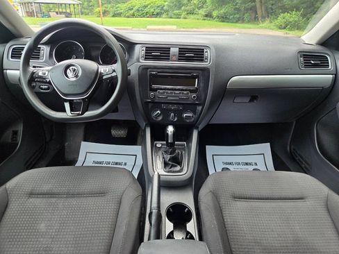 Used 2015 Volkswagen Jetta SE FWD image 34