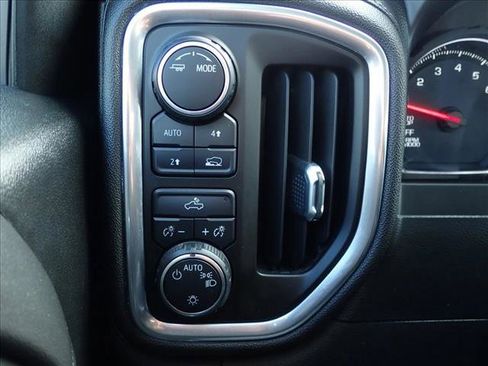 Used 2020 Chevrolet Silverado 1500 LT w/ Trailering Package AWD/4WD image 19